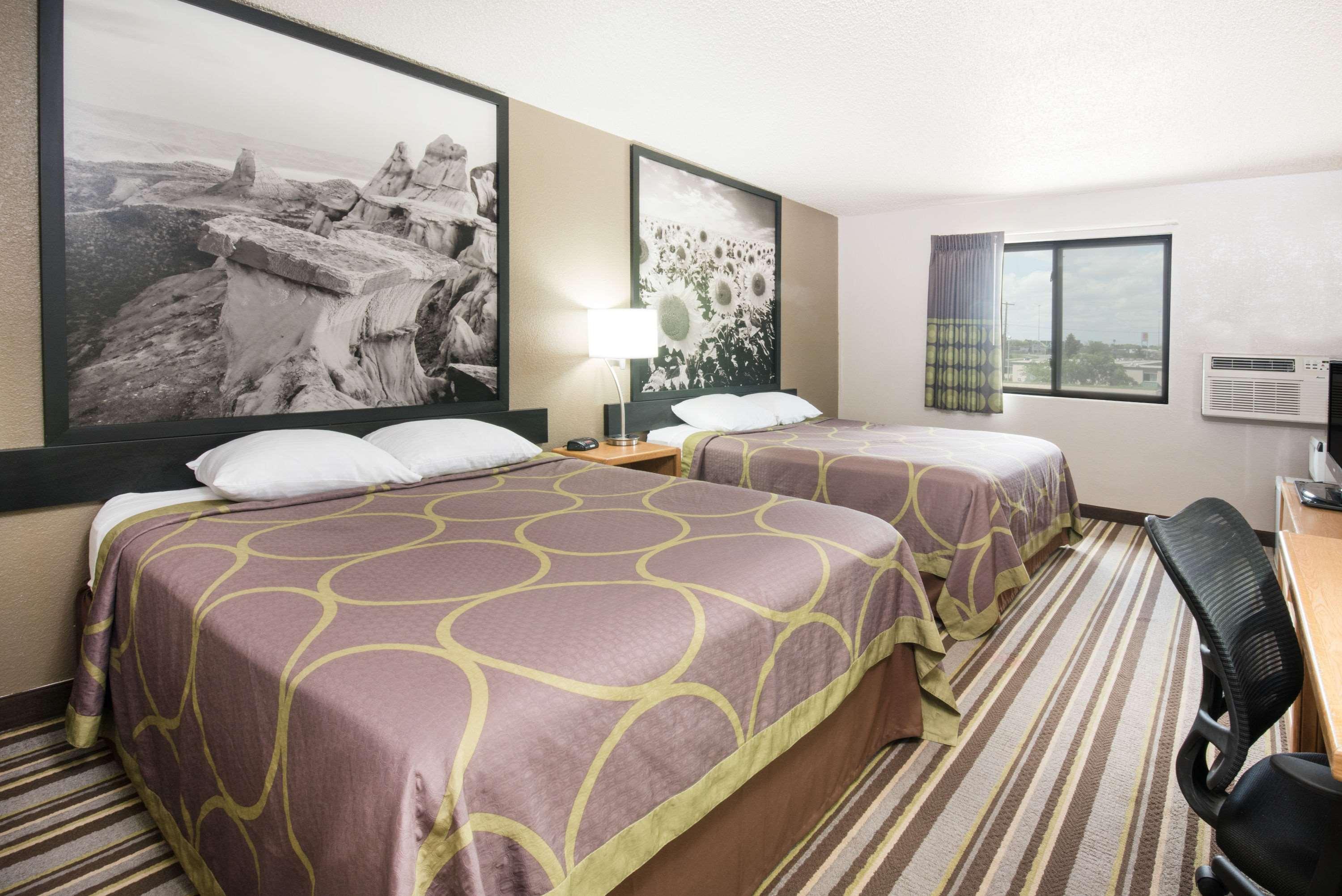 Super 8 By Wyndham Jamestown Εξωτερικό φωτογραφία