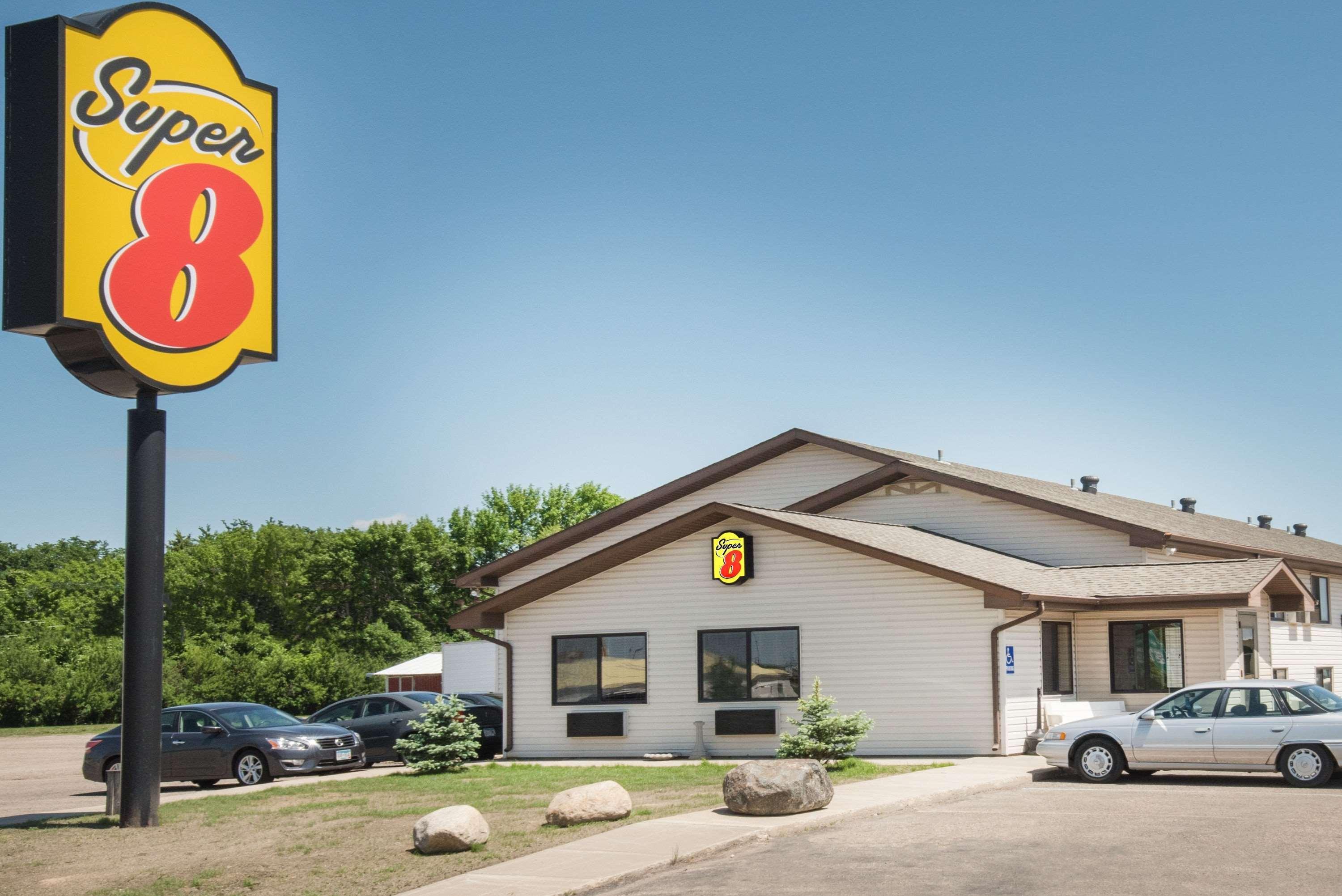 Super 8 By Wyndham Jamestown Εξωτερικό φωτογραφία